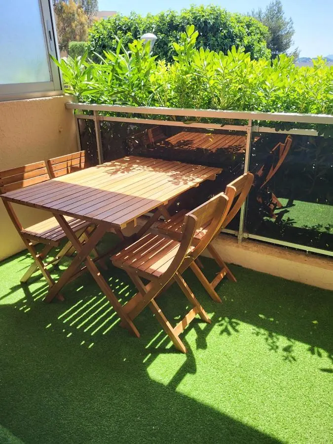 Apartment T2 Plage De Sable A 300M+ Parking Gratuit Bandol