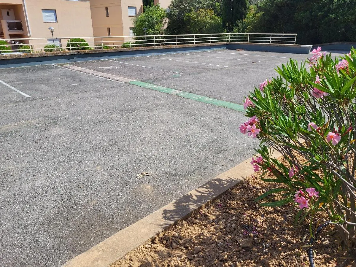 Apartment T2 Plage De Sable A 300M+ Parking Gratuit Bandol
